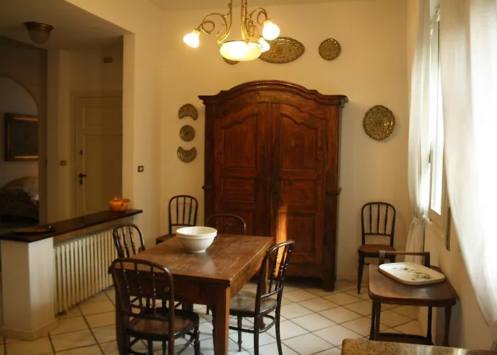 Casa San Vitale 게스트하우스 *